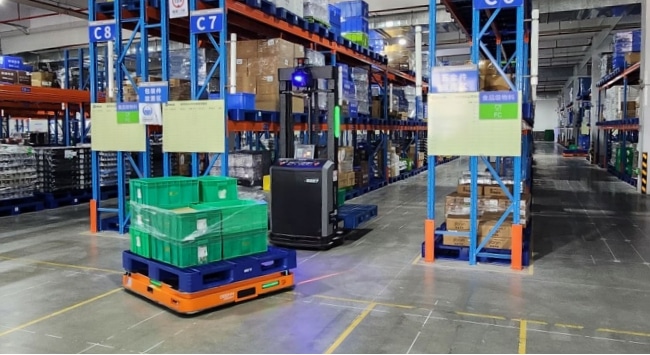 Seamless Integration Between AGVs and Production Lines