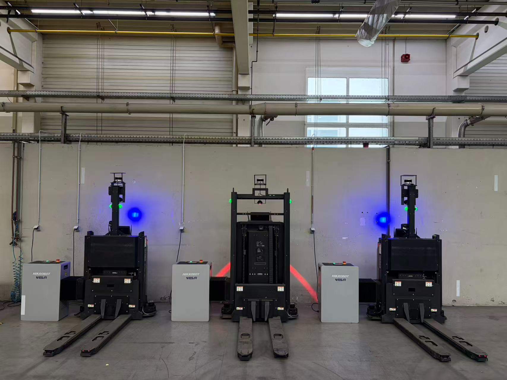 How Laser SLAM Navigation Helps AGVs Build Maps and Move Accurately